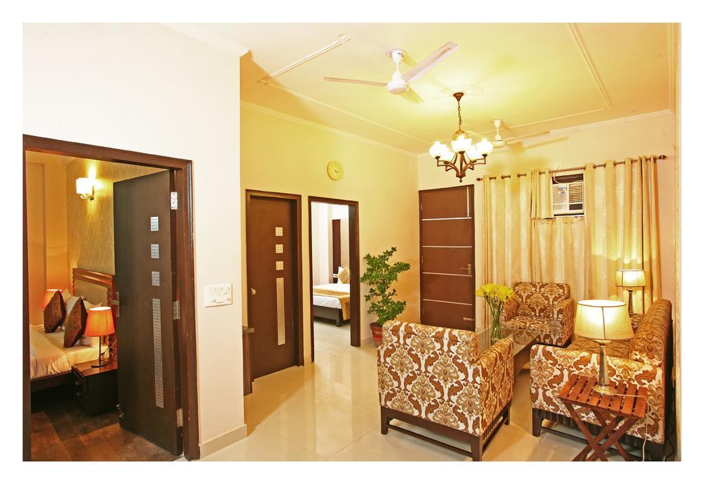Evergreen 2Bhk Service Apartment Vasant Kunj Fortis Ilbs Нью-Дели Экстерьер фото